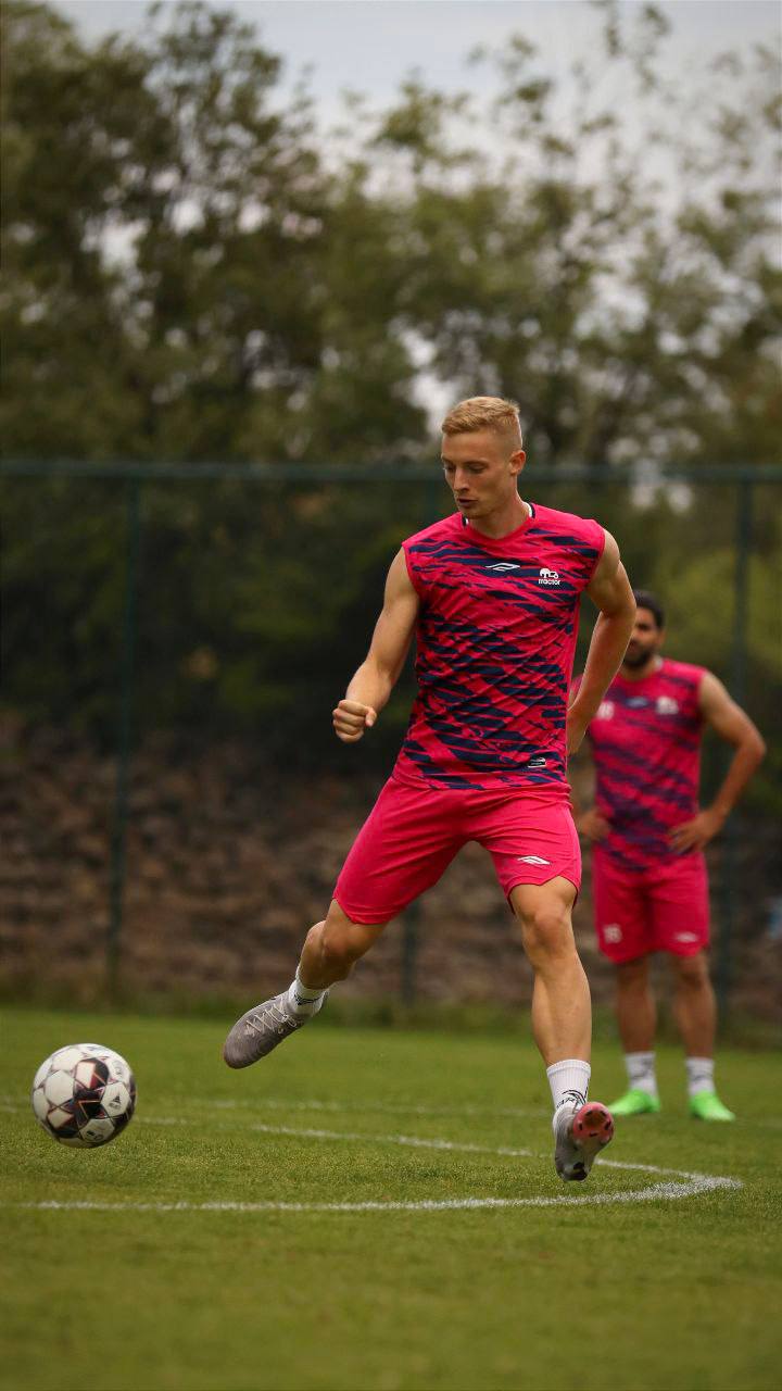 رونمایی از مهاجم کروات تراکتور در هوای بارانی