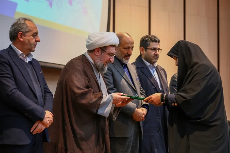 پژوهشگران برتر دانشگاه پیام‌ نور آذربایجان‌شرقی تجلیل شدند