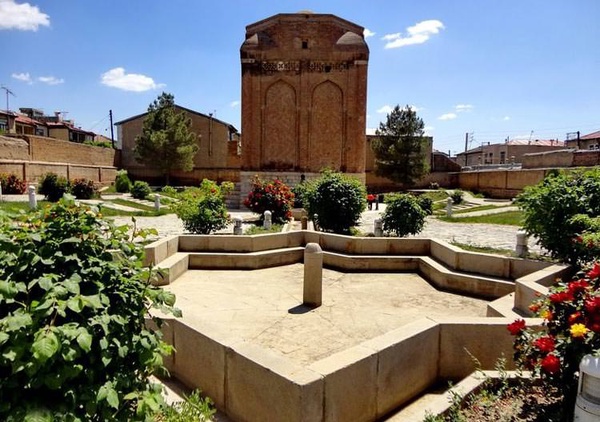 انجام عملیات ارتعاش سنجی گنبدهای تاریخی مراغه