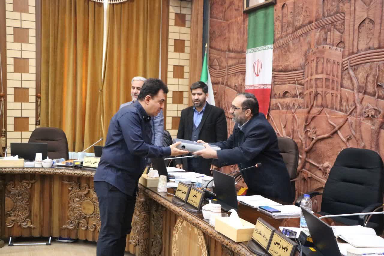 تقدیم لایحه بودجه سال ۱۴۰۴ شهرداری به شورای اسلامی شهر تبریز