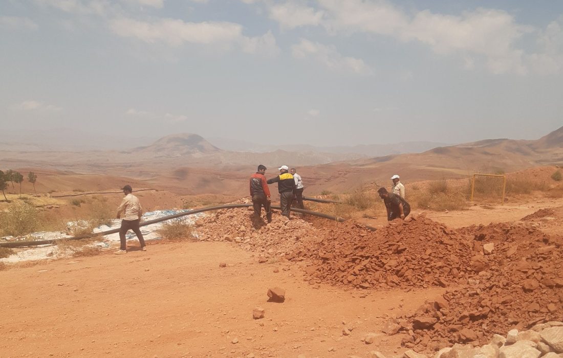 احداث خط جدید آبیاری فضای سبز در تفرجگاه عینالی