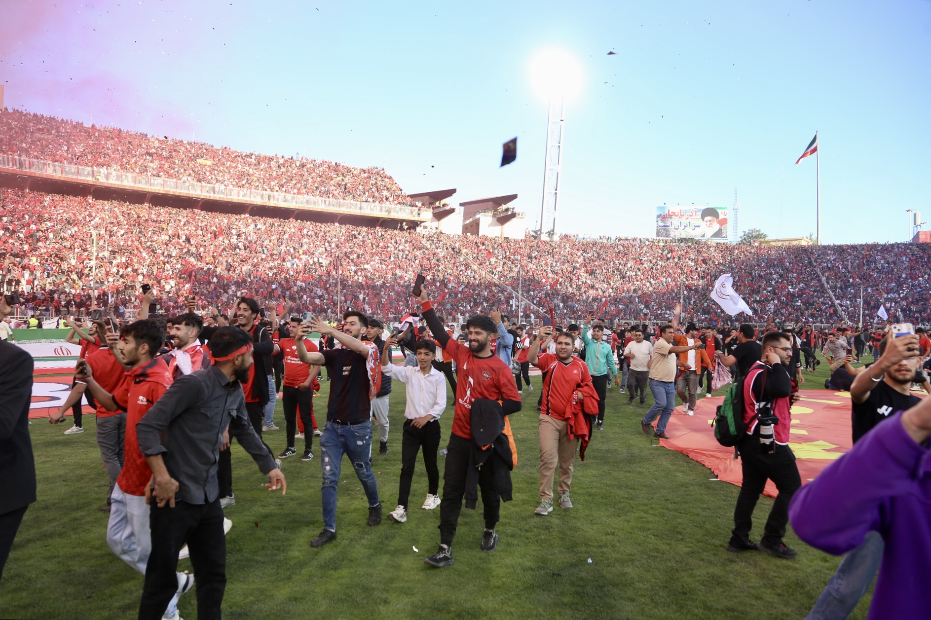 IMG 1275 1 - جشن قهرمانی تراکتور در تبریز