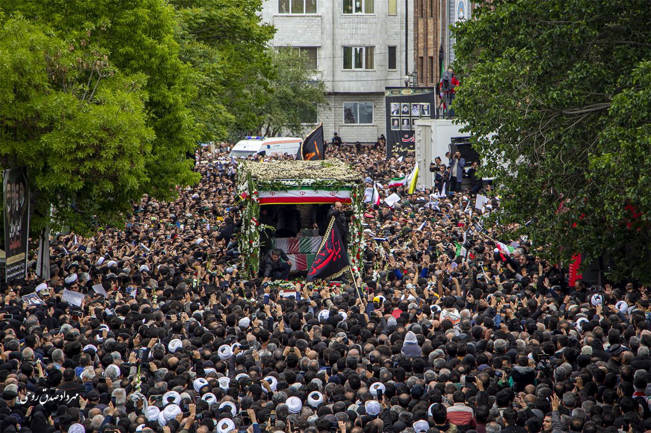 IMG 20250512 173115 733 - تشییع پیکر شهدای خدمت