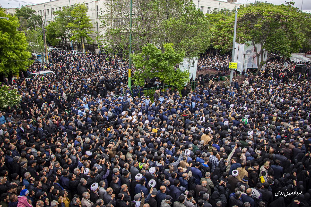 IMG 20250512 173116 415 - تشییع پیکر شهدای خدمت